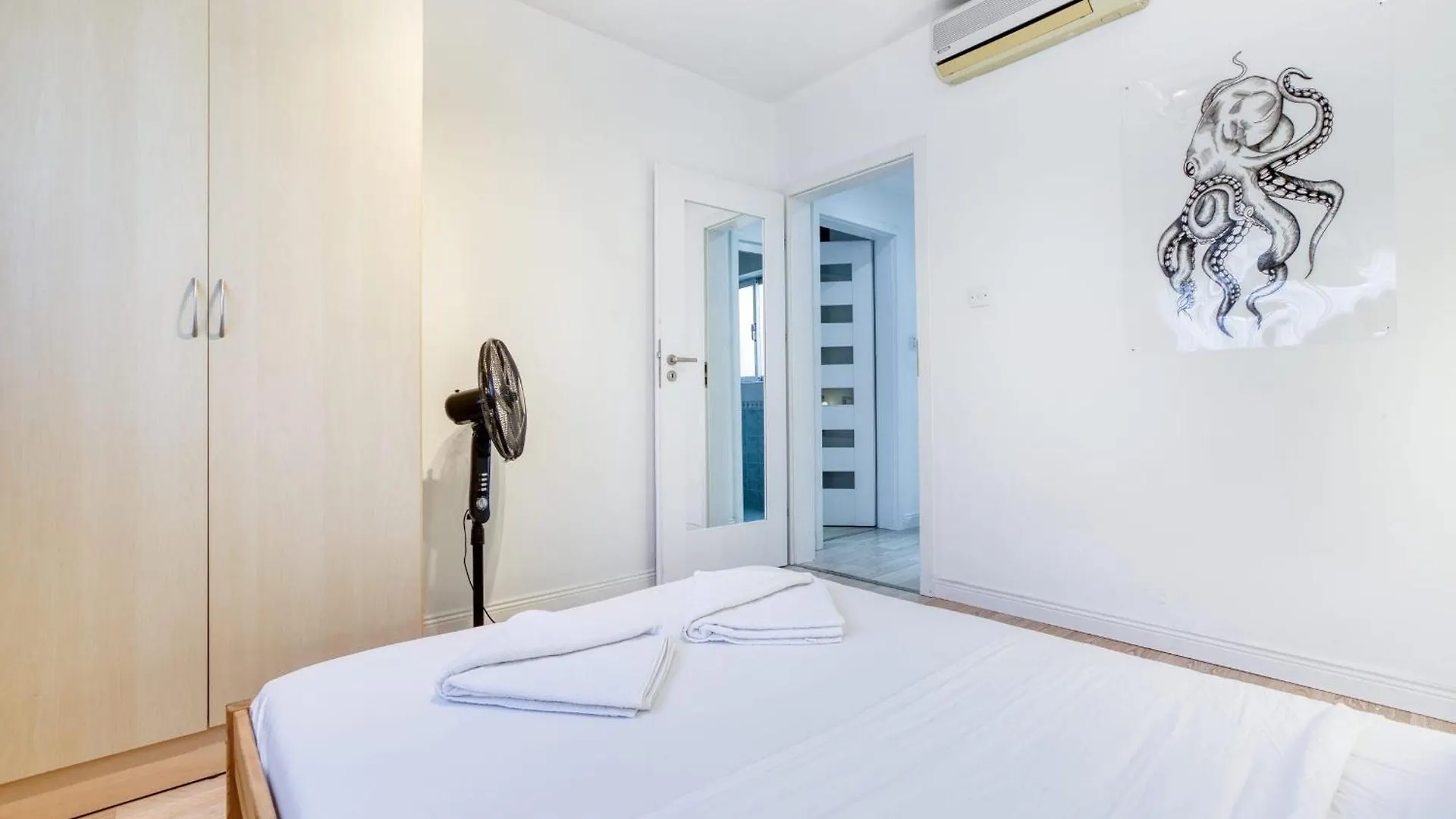 Seafront Apartment-Hosted By Sweetstay Pieta Apartment