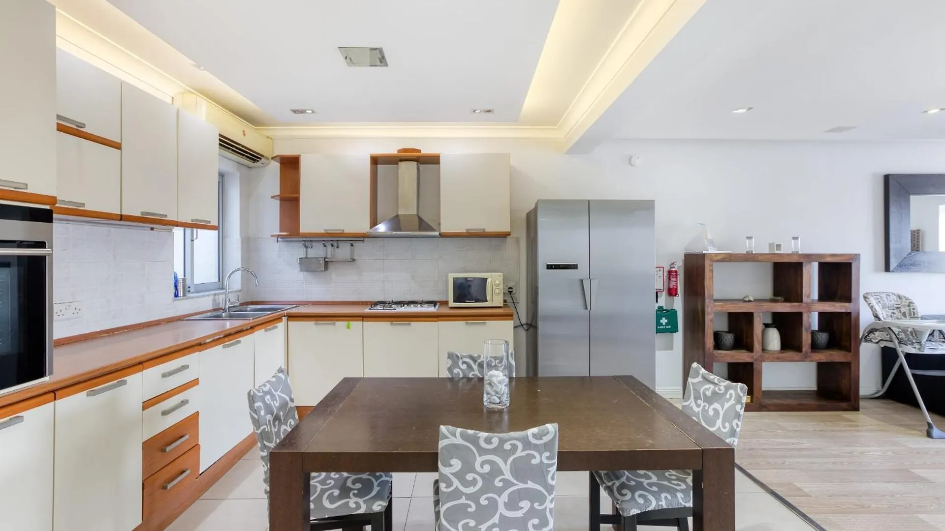 Apartment Seafront Apartment-Hosted By Sweetstay Pieta