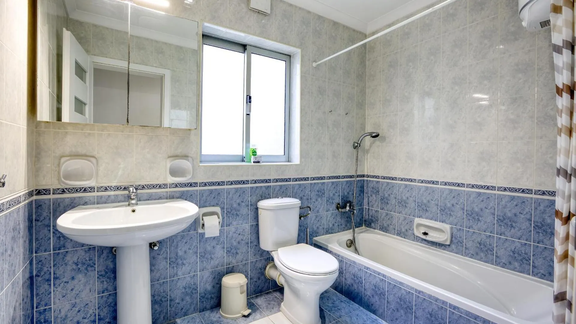 Apartment Seafront Apartment-Hosted By Sweetstay Pieta